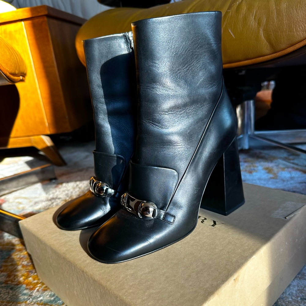 Burberry Runaway Brabant Boots